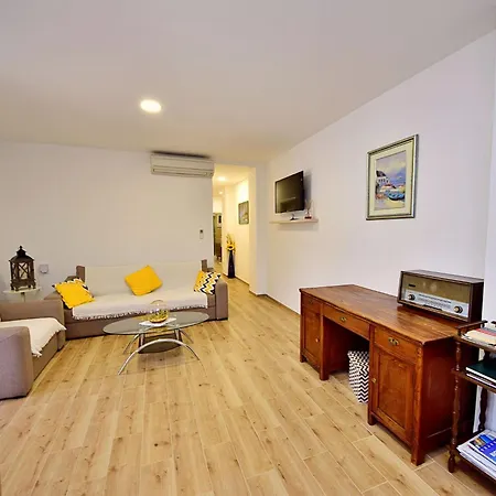 Baba Nevenka By Interhome *