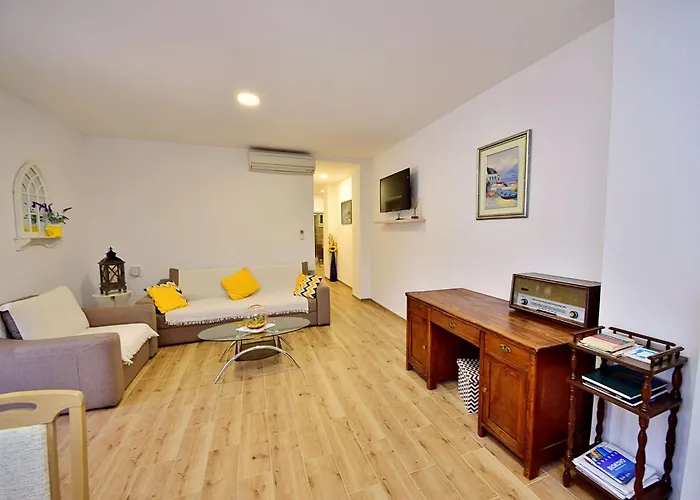 Baba Nevenka By Interhome *